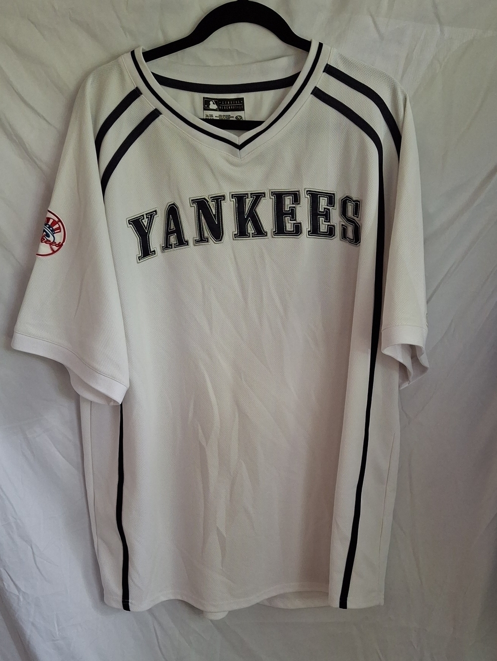 Genuine Merchandise White Yankees V-Neck Jersey with Navy Trim